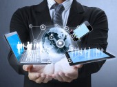 Les banques en ligne, une croissance exponentielle homme avec banques