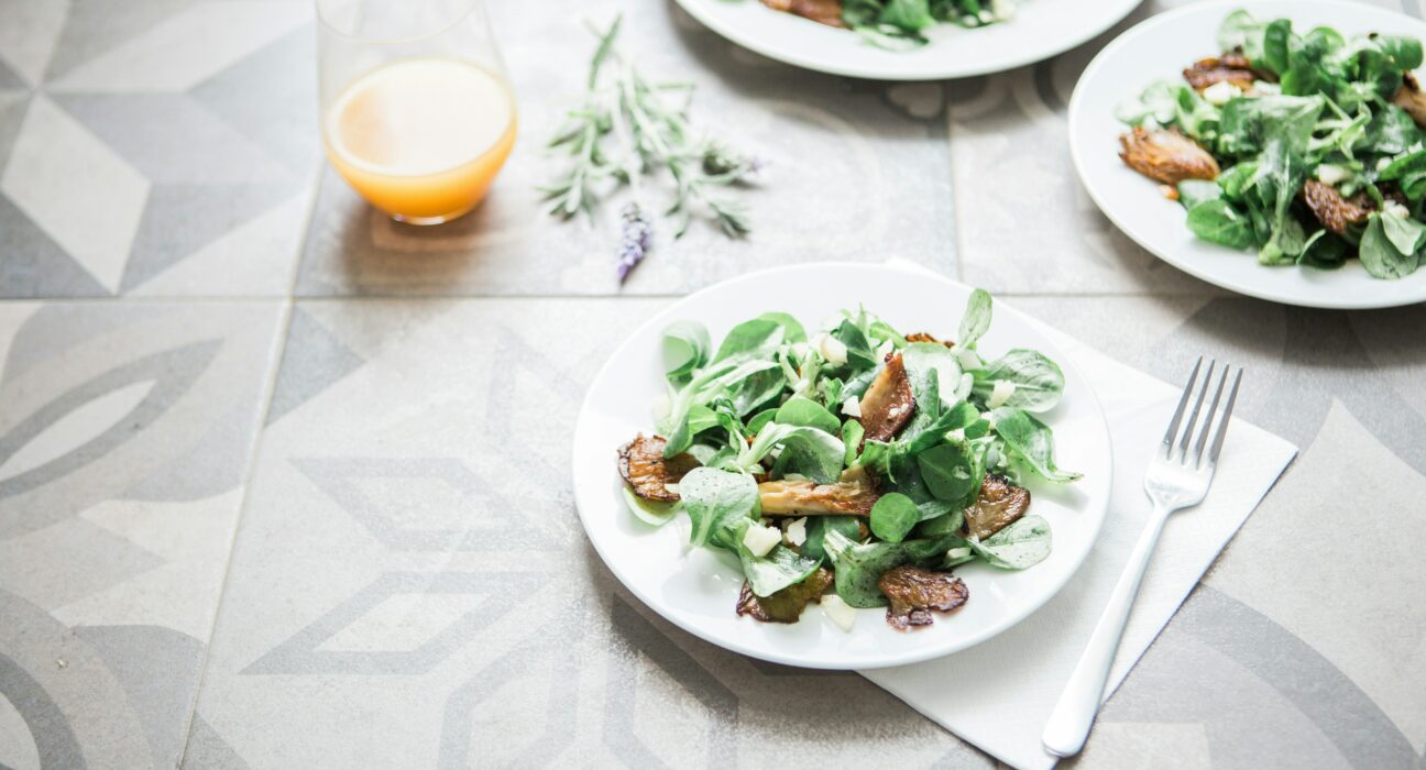 découvrez une variété de délicieuses recettes végétariennes pour tous les repas, des salades savoureuses aux plats principaux nourrissants.