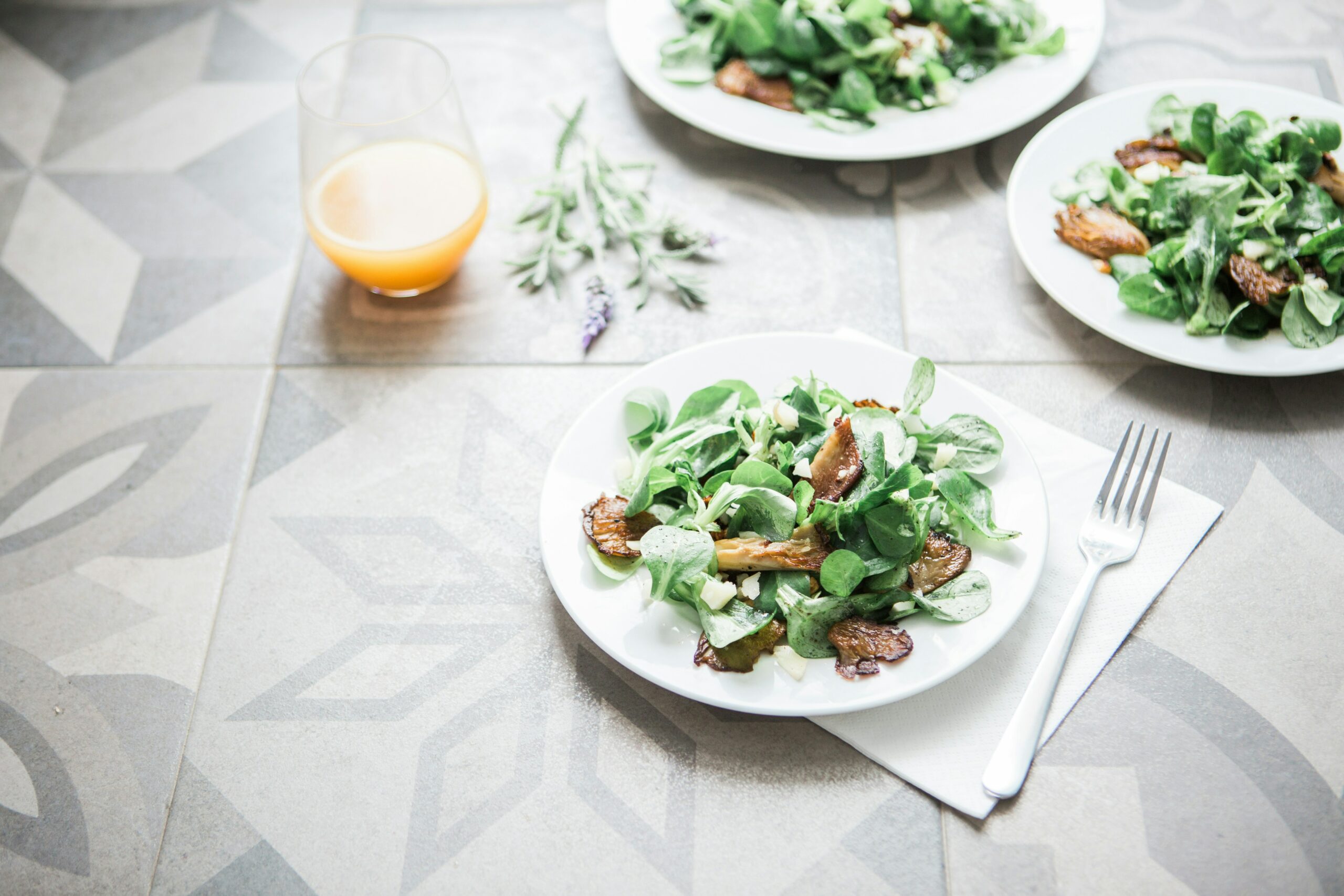 découvrez une variété de délicieuses recettes végétariennes pour tous les repas, des salades savoureuses aux plats principaux nourrissants.